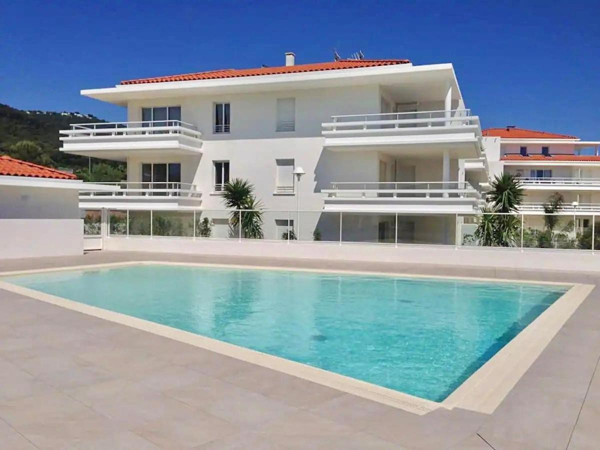 Le Royal Rivage - Piscine - A 200M De La Mer Carqueiranne Kültér fotó