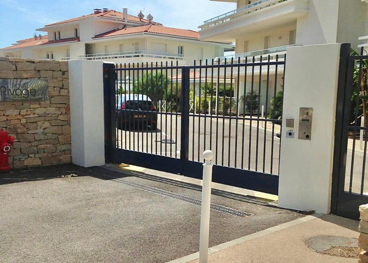 Le Royal Rivage - Piscine - A 200M De La Mer Carqueiranne Kültér fotó